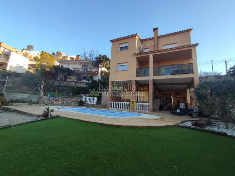 Foto e2816eff-a057-43c6-943a-02c3e460cf91. Chalet en n/a preciosa casa con piscina en Vallirana