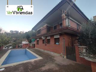 Maison à N/a. Casa muy bien ubicada