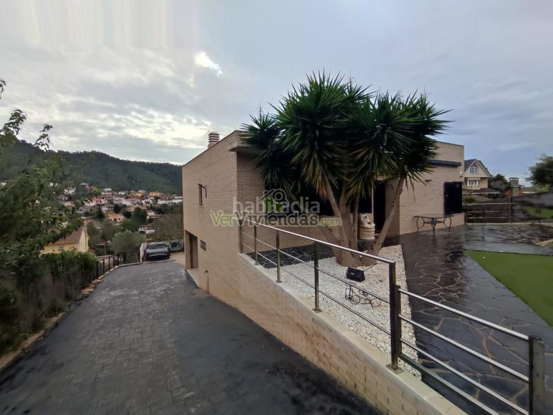 Foto 1b34549c-8458-48a3-a2f7-20aae1111d30. Casa amb calefacció aparcament a Vallirana