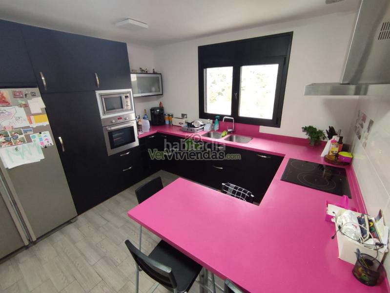 Foto afb65115-90cd-45a1-9d58-5e93f164820b. Casa amb calefacció aparcament a Vallirana