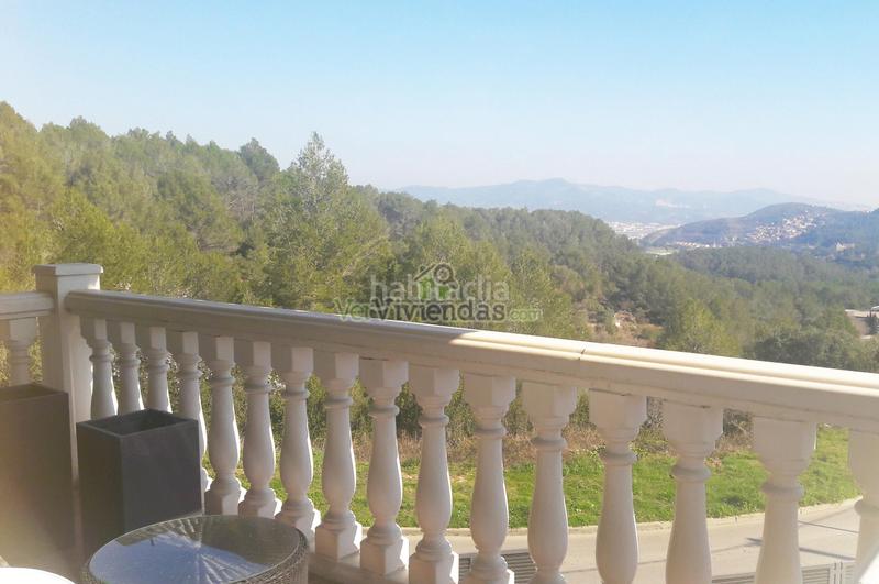 Foto a9f5537b-57ed-415a-86cc-4dc8e68dd380. Casa en n/a preciosa casa con piscina en Cervelló