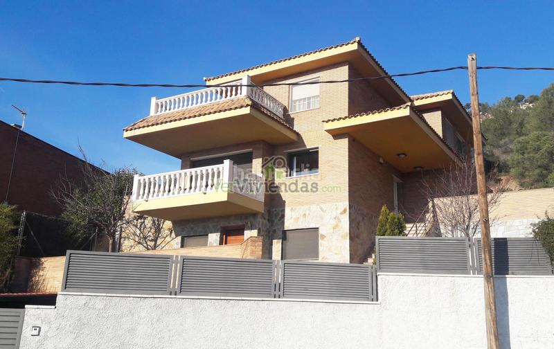 Foto cc5a6fa9-31f8-4485-8829-20d84560324e. Casa en n/a preciosa casa con piscina en Cervelló