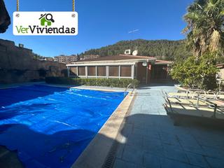 Chalet à Carrer santiago rusiñol 10. Espectacular casa con piscina