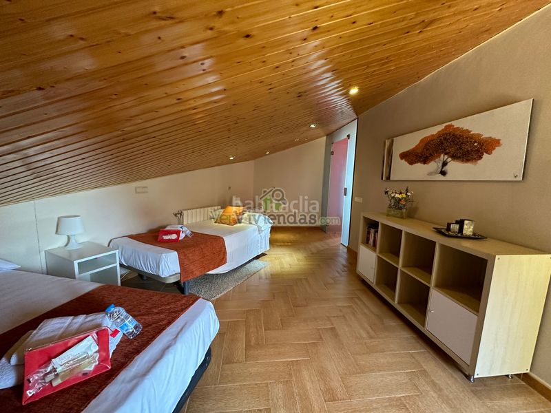 Foto 12b27b66-909d-436b-8f05-1a8ee2a8c3a6. Chalet en camí de la creu de l'aragall 219 espectacular casa con piscina en Corbera de Llobregat