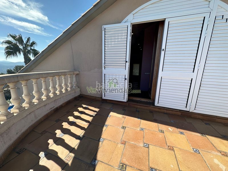Foto 46963e98-ba53-43dc-a47b-f2ee8d35c096. Chalet en camí de la creu de l'aragall 219 espectacular casa con piscina en Corbera de Llobregat