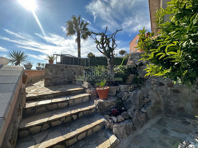Foto 648fedad-9f91-43d7-9107-6308ed3e25ae. Chalet en camí de la creu de l'aragall 219 espectacular casa con piscina en Corbera de Llobregat