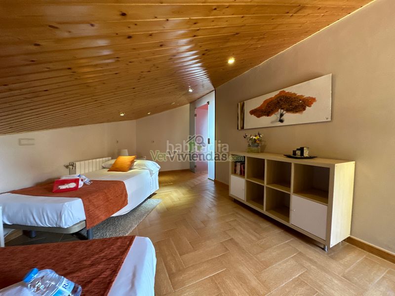 Foto 7e07063b-152f-4317-9771-9123c72ca2d0. Chalet en camí de la creu de l'aragall 219 espectacular casa con piscina en Corbera de Llobregat