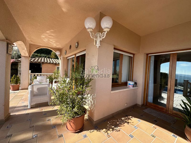Foto eb3c5428-58bf-46c1-8a29-9922914709bf. Chalet en camí de la creu de l'aragall 219 espectacular casa con piscina en Corbera de Llobregat