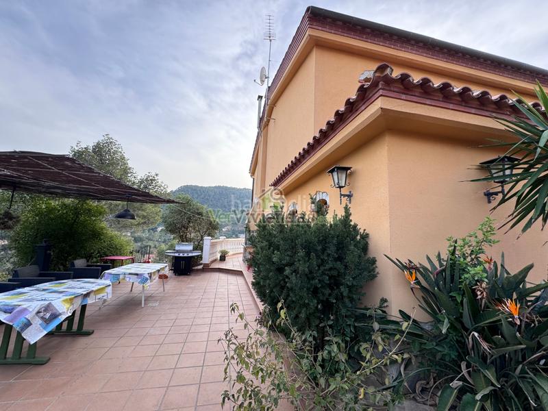 Foto 1568c326-fd56-4864-a611-8fd57783c765. Casa en setena avinguda 16 espectacular casa con piscina en Torrelles de Llobregat
