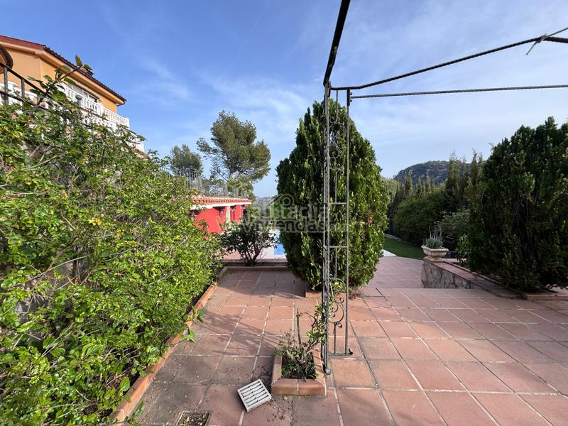 Foto 16a16fbb-8fa7-4e60-a93c-8d6483bb35b9. Casa en setena avinguda 16 espectacular casa con piscina en Torrelles de Llobregat