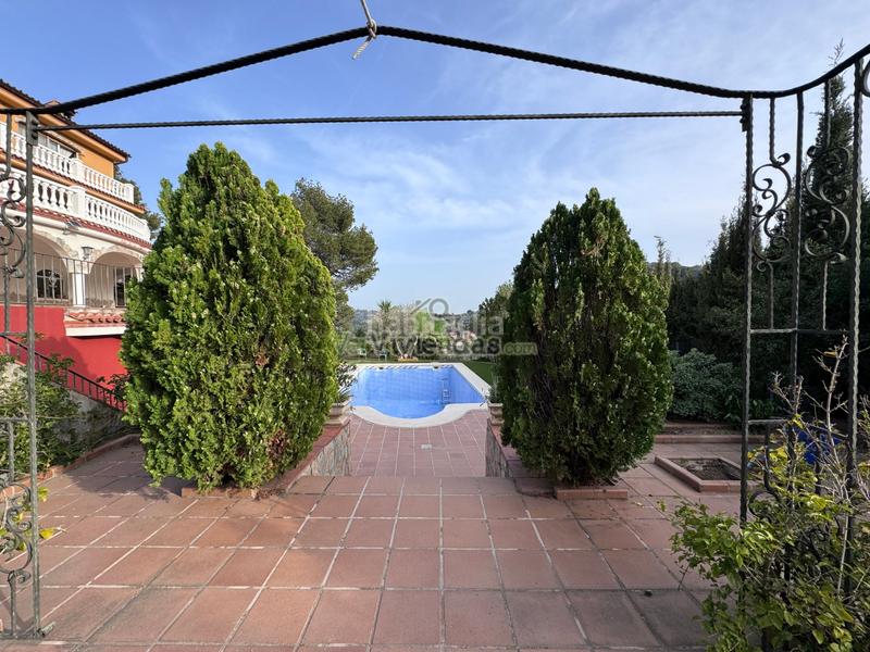 Foto 4bfa28f9-8088-4a9c-941f-cfdf31e7c59d. Casa en setena avinguda 16 espectacular casa con piscina en Torrelles de Llobregat