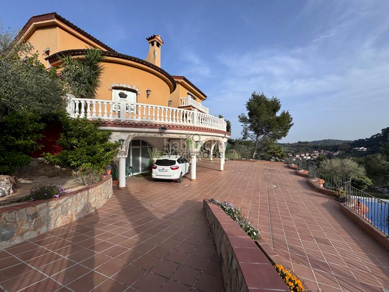 Foto 7766cb32-e294-421c-90b6-d4ff80c67a7b. Casa en setena avinguda 16 espectacular casa con piscina en Torrelles de Llobregat