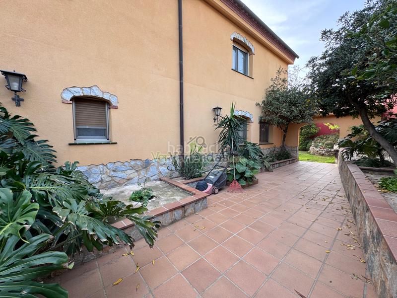 Foto 85c3beb1-cad9-4684-9af8-158c6083f391. Casa en setena avinguda 16 espectacular casa con piscina en Torrelles de Llobregat