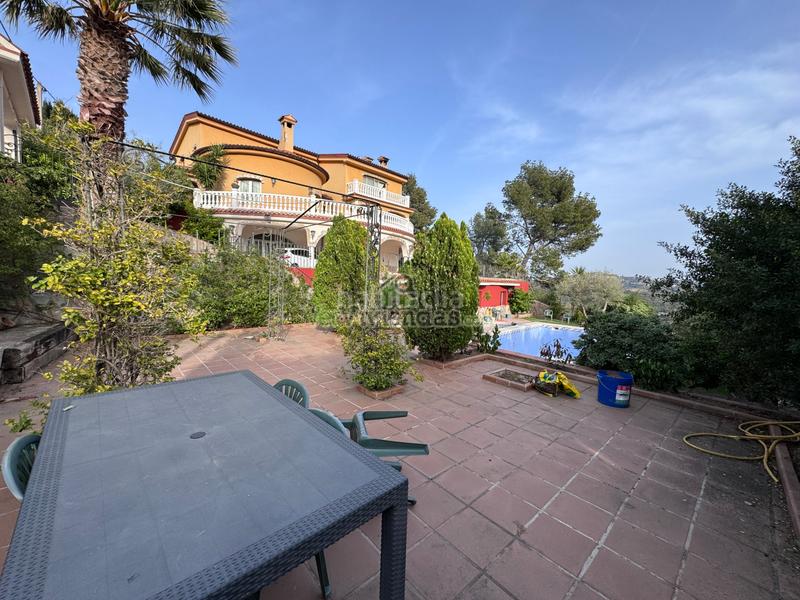Foto 8f052b68-4f0f-406c-8fe6-6088d9b87cc5. Casa en setena avinguda 16 espectacular casa con piscina en Torrelles de Llobregat