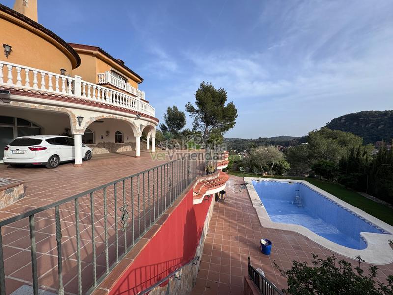 Foto 919d7910-ee92-4145-87d5-3f3b4b3f8c20. Casa en setena avinguda 16 espectacular casa con piscina en Torrelles de Llobregat