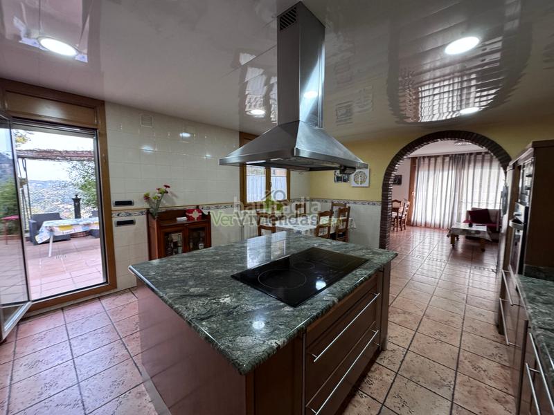 Foto ad105057-0e40-4785-bef7-bd8c8cf871ac. Casa en setena avinguda 16 espectacular casa con piscina en Torrelles de Llobregat