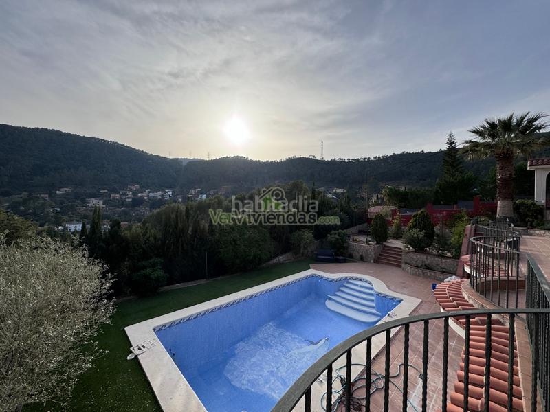 Foto ce05f225-41e7-44a0-ae72-6ba6a79a4164. Casa en setena avinguda 16 espectacular casa con piscina en Torrelles de Llobregat
