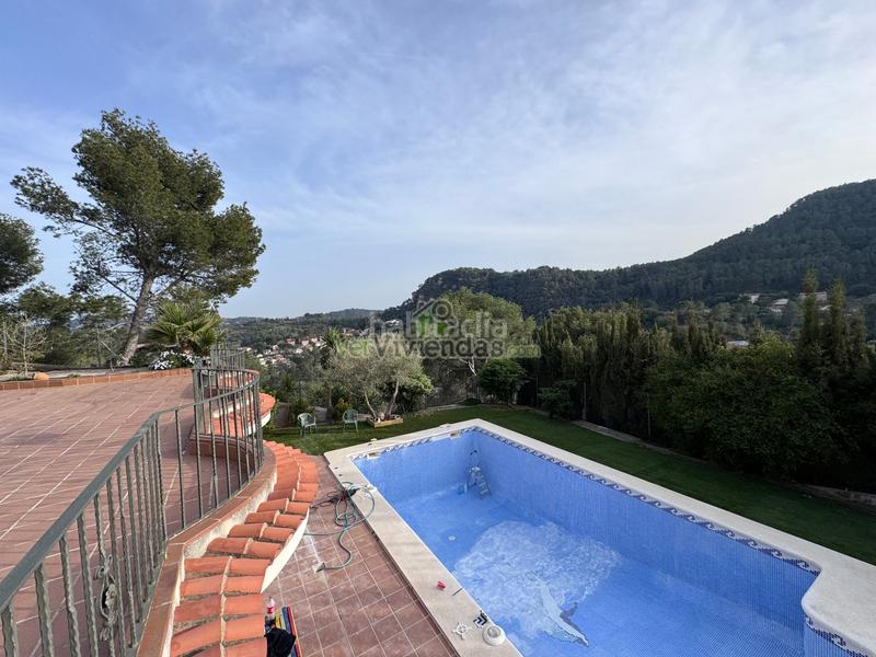 Foto d920a3e8-6668-43ee-b4ce-2fd815b291cb. Casa en setena avinguda 16 espectacular casa con piscina en Torrelles de Llobregat