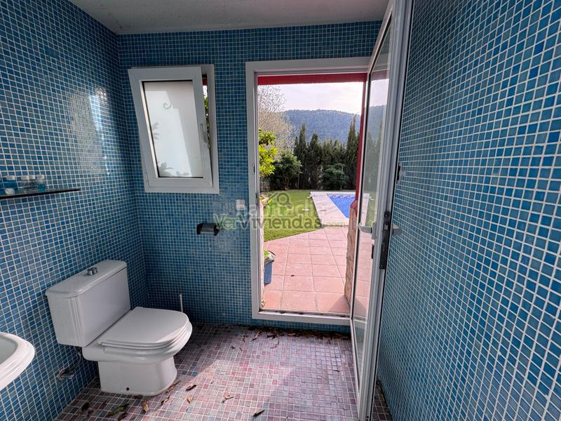 Foto e3c6569b-51ac-4777-bca3-5658ccf11ea8. Casa en setena avinguda 16 espectacular casa con piscina en Torrelles de Llobregat