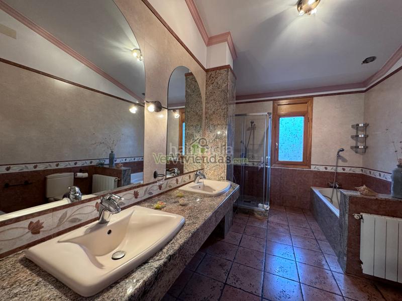 Foto e42d7bee-6206-4c5e-b8ab-a2e46b211bdc. Casa en setena avinguda 16 espectacular casa con piscina en Torrelles de Llobregat