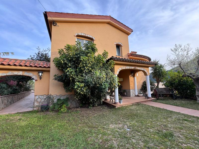 Foto fa413201-e8f3-48c8-b249-0801ae6708d2. Casa en setena avinguda 16 espectacular casa con piscina en Torrelles de Llobregat
