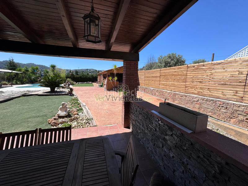 Foto 934f6bd4-44b2-4dd7-97ff-eac2140c36f3. Casa en calle mayor 15 espectacular casa con piscina en Cervelló