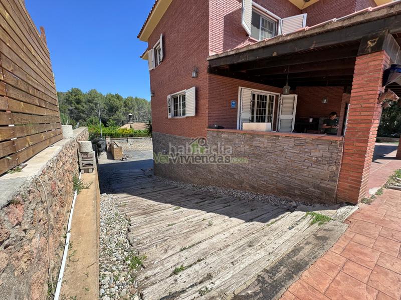Foto cb361733-d1bf-42d9-8990-25080274f73a. Casa en calle mayor 15 espectacular casa con piscina en Cervelló