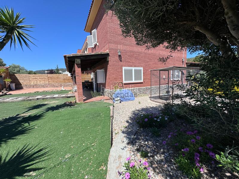Foto f7c62982-00d8-4023-be4c-f85cbb8c2bbb. Casa en calle mayor 15 espectacular casa con piscina en Cervelló