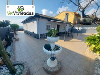 Casa a Carrer baix llobregat 49. Preciosa casa a una planta
