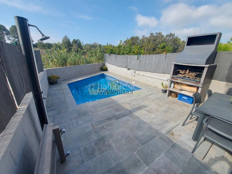 Foto 089220b9-61df-4946-b6bf-3372b160b921. Reihenhaus in carrer de la font 16 in Abrera