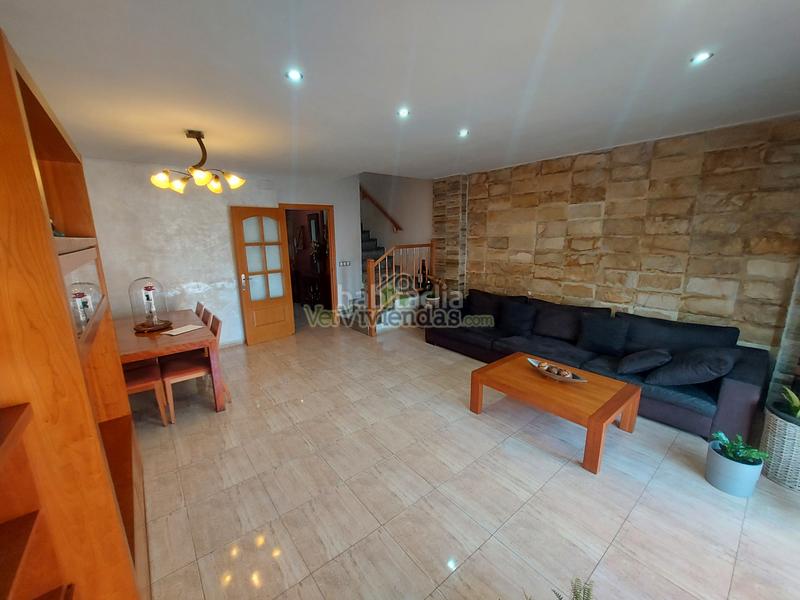 Foto 3935d293-2743-4bc1-9c5e-bb9dd70e6227. Reihenhaus in carrer de la font 16 in Abrera