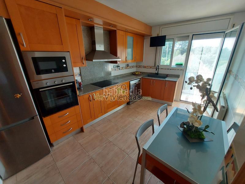 Foto 3b866911-b2ed-4b5e-8274-7c36d691f163. Reihenhaus in carrer de la font 16 in Abrera