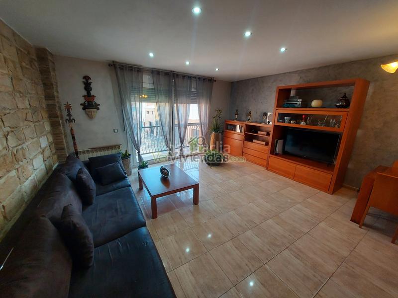 Foto 59d9efc9-1d5e-46ba-ac17-253249acd670. Reihenhaus in carrer de la font 16 in Abrera