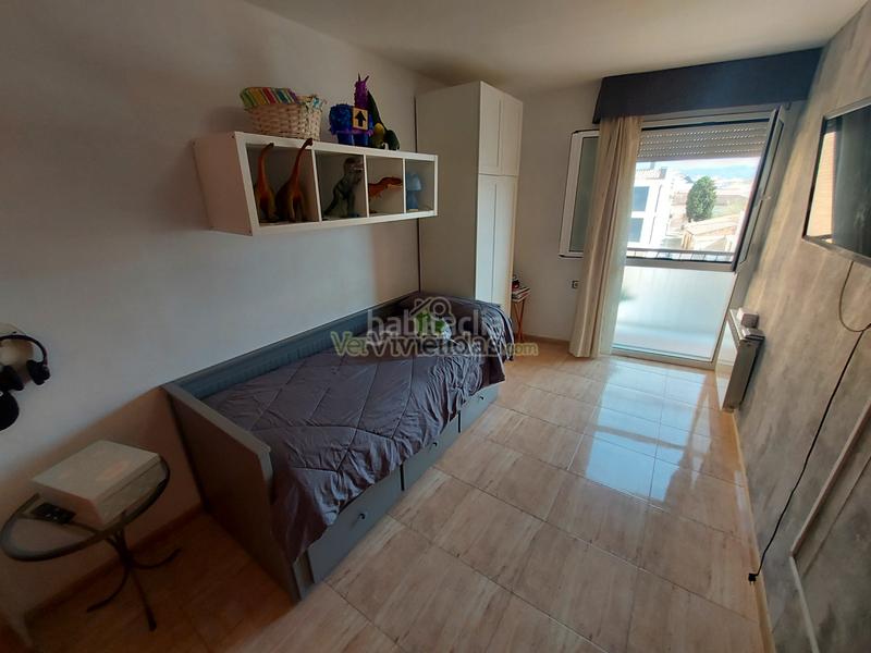 Foto 5d8bff50-bee9-46e1-83b4-f6b40f73cff4. Reihenhaus in carrer de la font 16 in Abrera