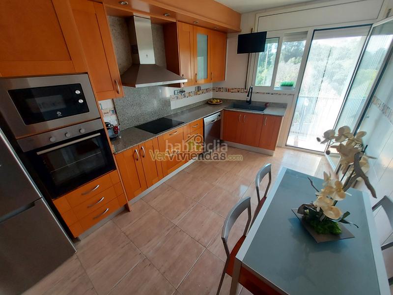 Foto 6ff67a46-1bbe-4c5d-976f-bbd7629dd073. Reihenhaus in carrer de la font 16 in Abrera