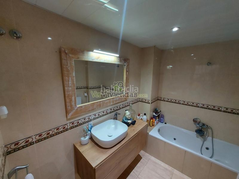 Foto dd161578-0ca1-4cbc-b211-b8ae4b5e41b1. Reihenhaus in carrer de la font 16 in Abrera