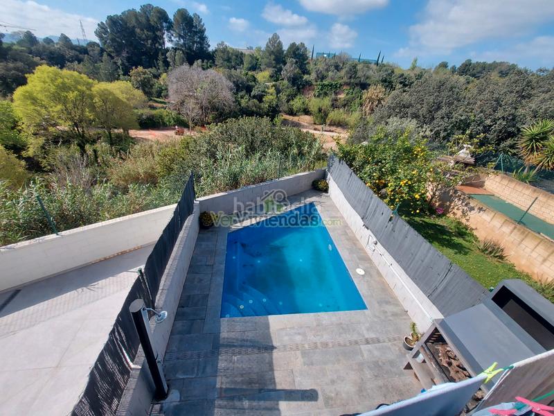 Foto e306d922-0dfb-4bbb-a604-6fa14c723111. Reihenhaus in carrer de la font 16 in Abrera