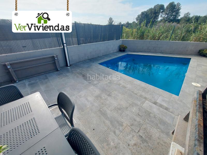 Foto e942710b-ba28-408f-be97-1b66dff5da0d. Reihenhaus in carrer de la font 16 in Abrera