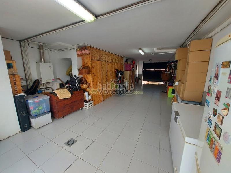 Foto f09f432d-c4d0-4ec7-a860-c4552632701f. Reihenhaus in carrer de la font 16 in Abrera