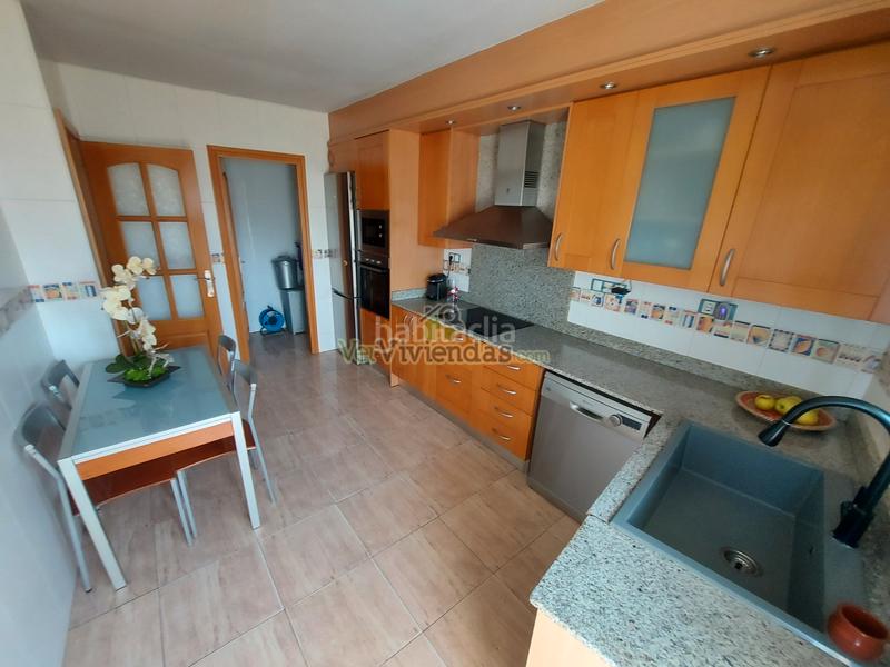 Foto fb0796bb-a9a4-4208-9fd0-6f58eebd9392. Reihenhaus in carrer de la font 16 in Abrera