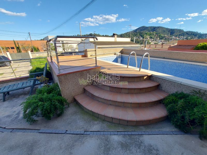 Foto 7da49305-810b-4475-bd85-10651b774b7c. Casa a carrer de rafael casanova 140 a Sant Vicenç dels Horts