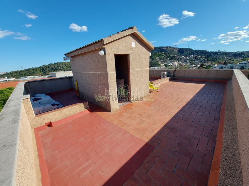Foto bc7b84bc-6161-4639-88d8-fff59a8a892b. Casa a carrer de rafael casanova 140 a Sant Vicenç dels Horts