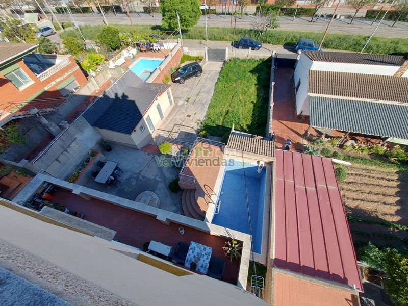 Foto f51be573-9ae5-43db-8c28-52b77152d660. Casa a carrer de rafael casanova 140 a Sant Vicenç dels Horts