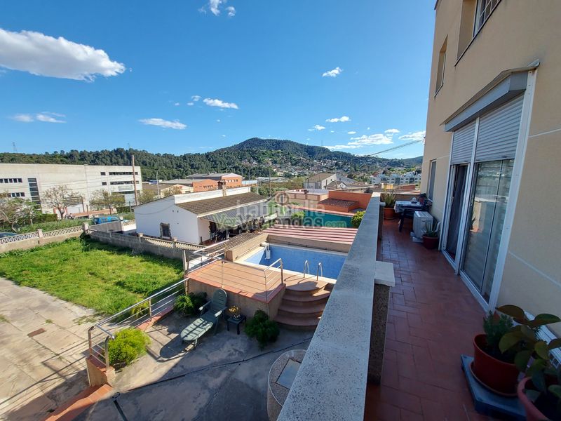 Foto ffde8b5c-797b-4696-95d4-00615de5f325. Casa a carrer de rafael casanova 140 a Sant Vicenç dels Horts