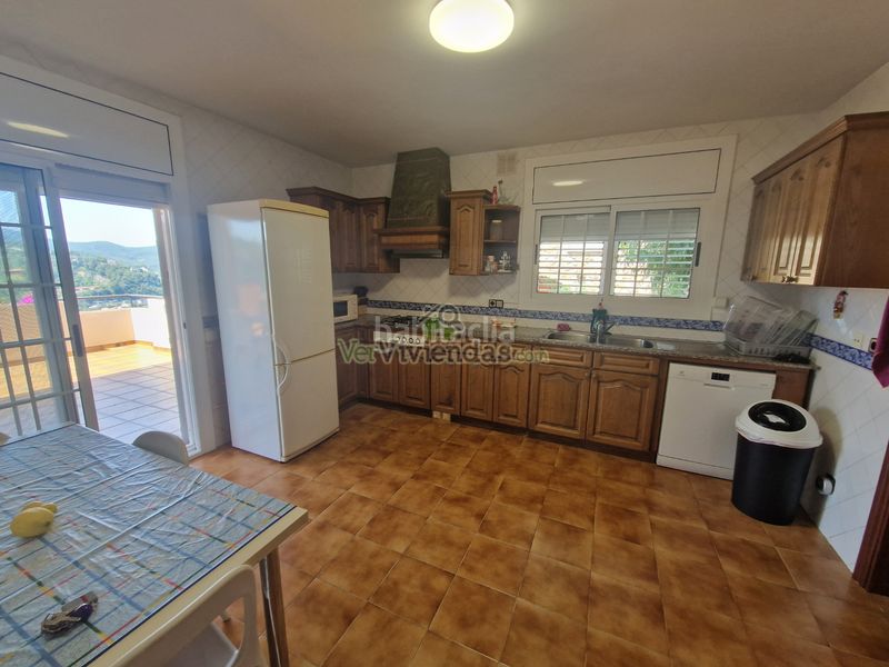 Foto 136bda79-d9fb-4af2-9289-980abefe3c5f. Casa en carrer 12 santa mª de la vall 3 preciosa casa con piscina en Corbera de Llobregat