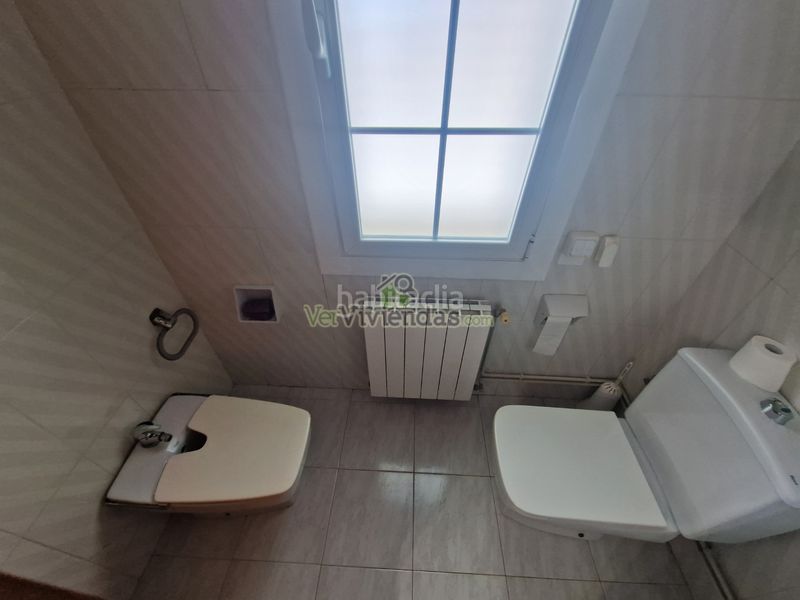 Foto 224430cc-7e34-4cc4-acb0-45880ac1efd1. Casa en carrer 12 santa mª de la vall 3 preciosa casa con piscina en Corbera de Llobregat