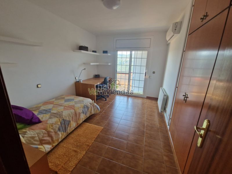 Foto 3586ba6c-9ae0-4704-8ff8-abea495b3bdd. Casa en carrer 12 santa mª de la vall 3 preciosa casa con piscina en Corbera de Llobregat
