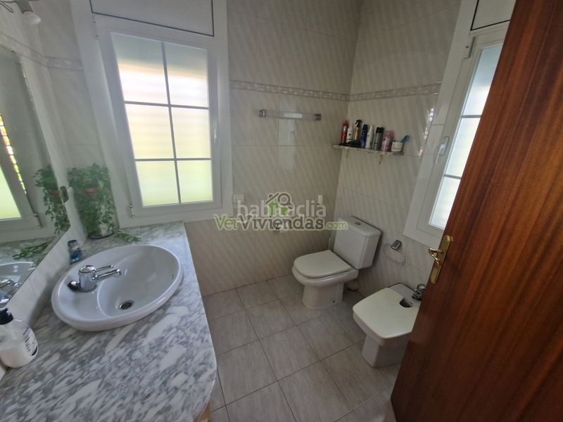 Foto 3b59b042-f62a-4b64-acb9-b8e3a3b15048. Casa en carrer 12 santa mª de la vall 3 preciosa casa con piscina en Corbera de Llobregat