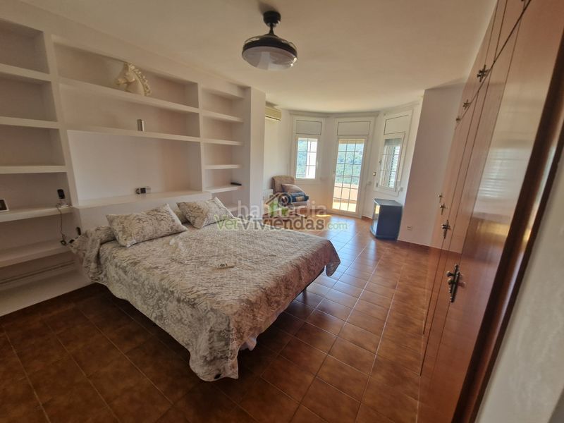 Foto 9565824b-c5ca-40a8-bb68-eca2d01d82db. Casa en carrer 12 santa mª de la vall 3 preciosa casa con piscina en Corbera de Llobregat