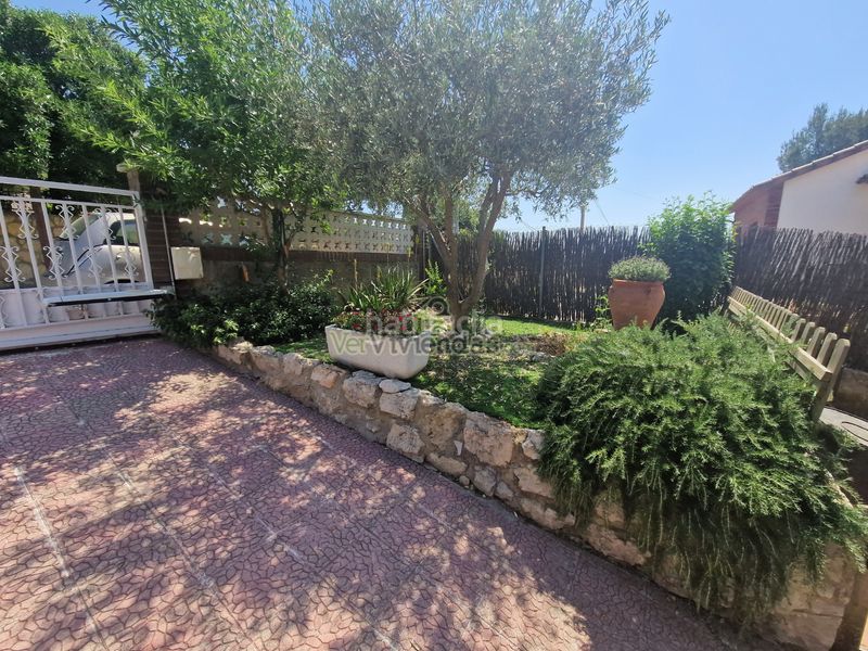 Foto a8579adc-ddba-4911-aa52-c670a18eff81. Casa en carrer 12 santa mª de la vall 3 preciosa casa con piscina en Corbera de Llobregat